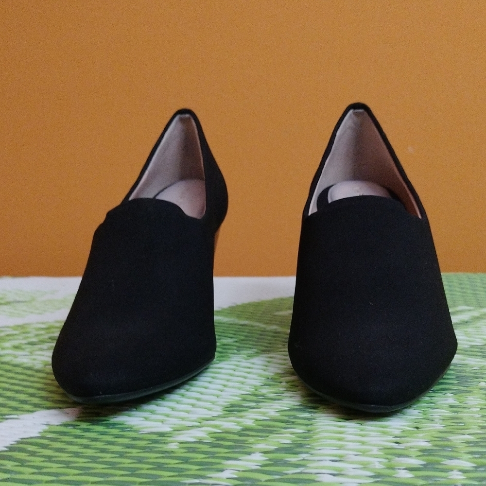 Taryn Rose Black Suede Pointed-Toe Wedge Pumps Size 10